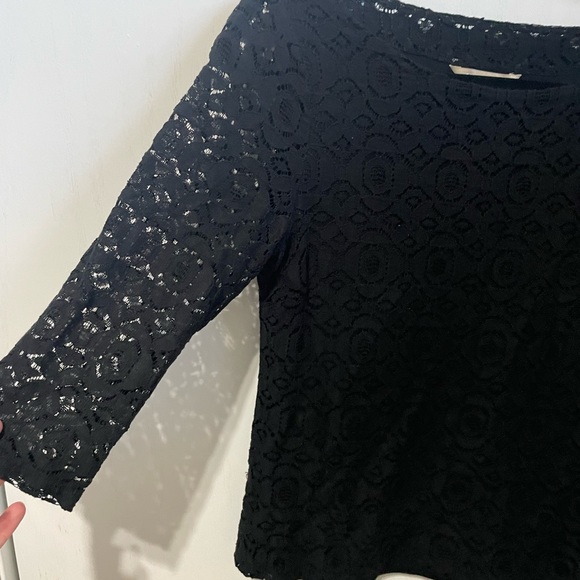 Banana Republic black lace blouse with 3/4 length sleeves. Size xs. - Picture 2 of 4